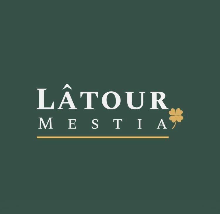Latour Mestia Buitenkant foto